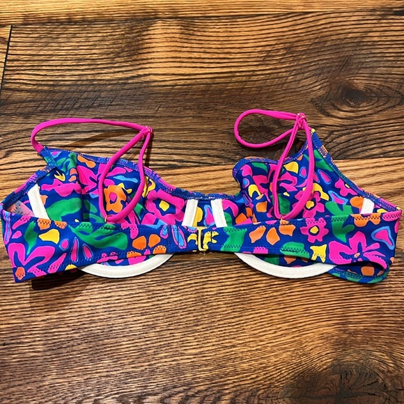 NWOT Koana Swim Top - Picture 2 of 3